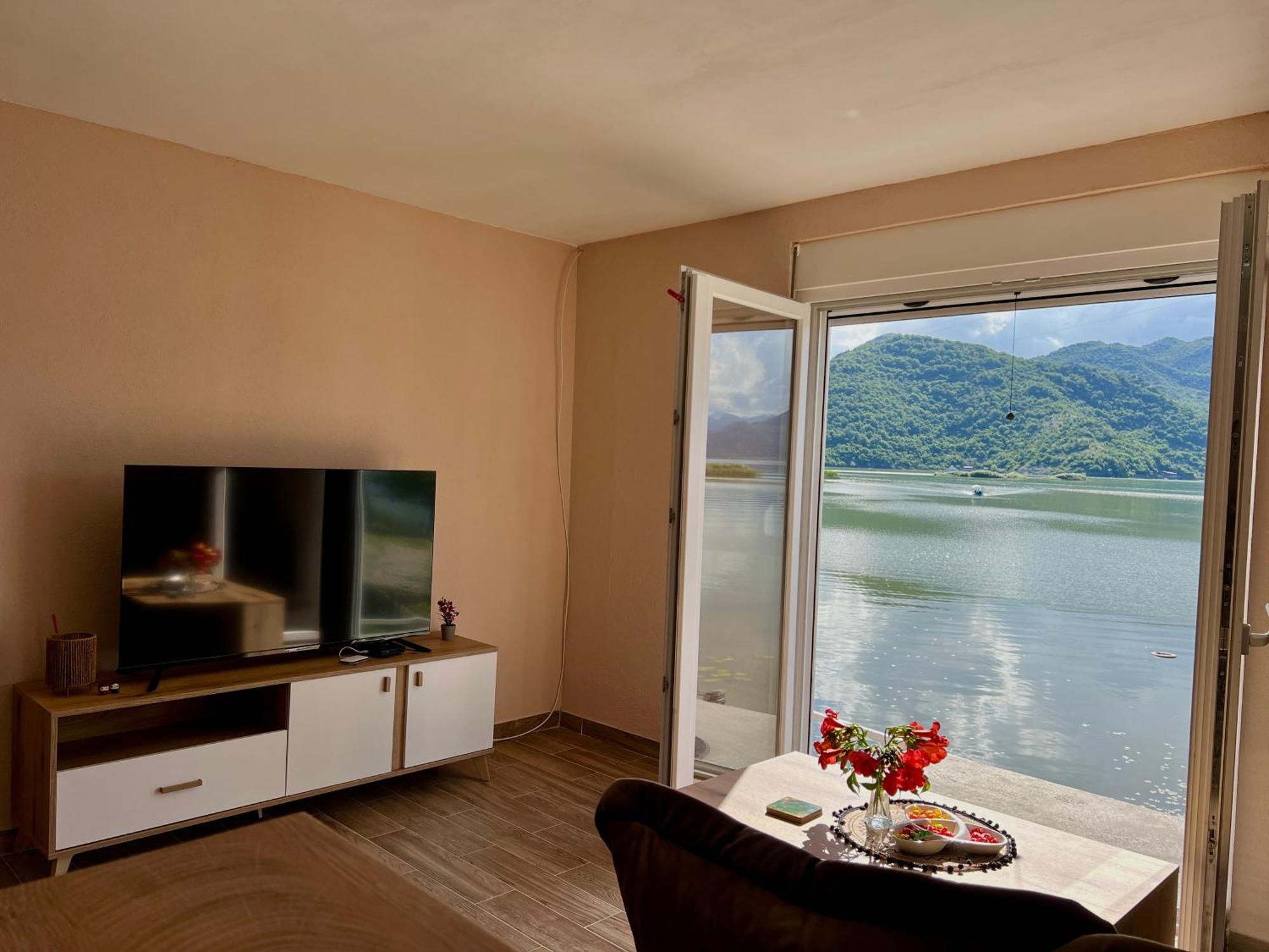 Lakeside Harmony Apartment Golubovci 外观 照片