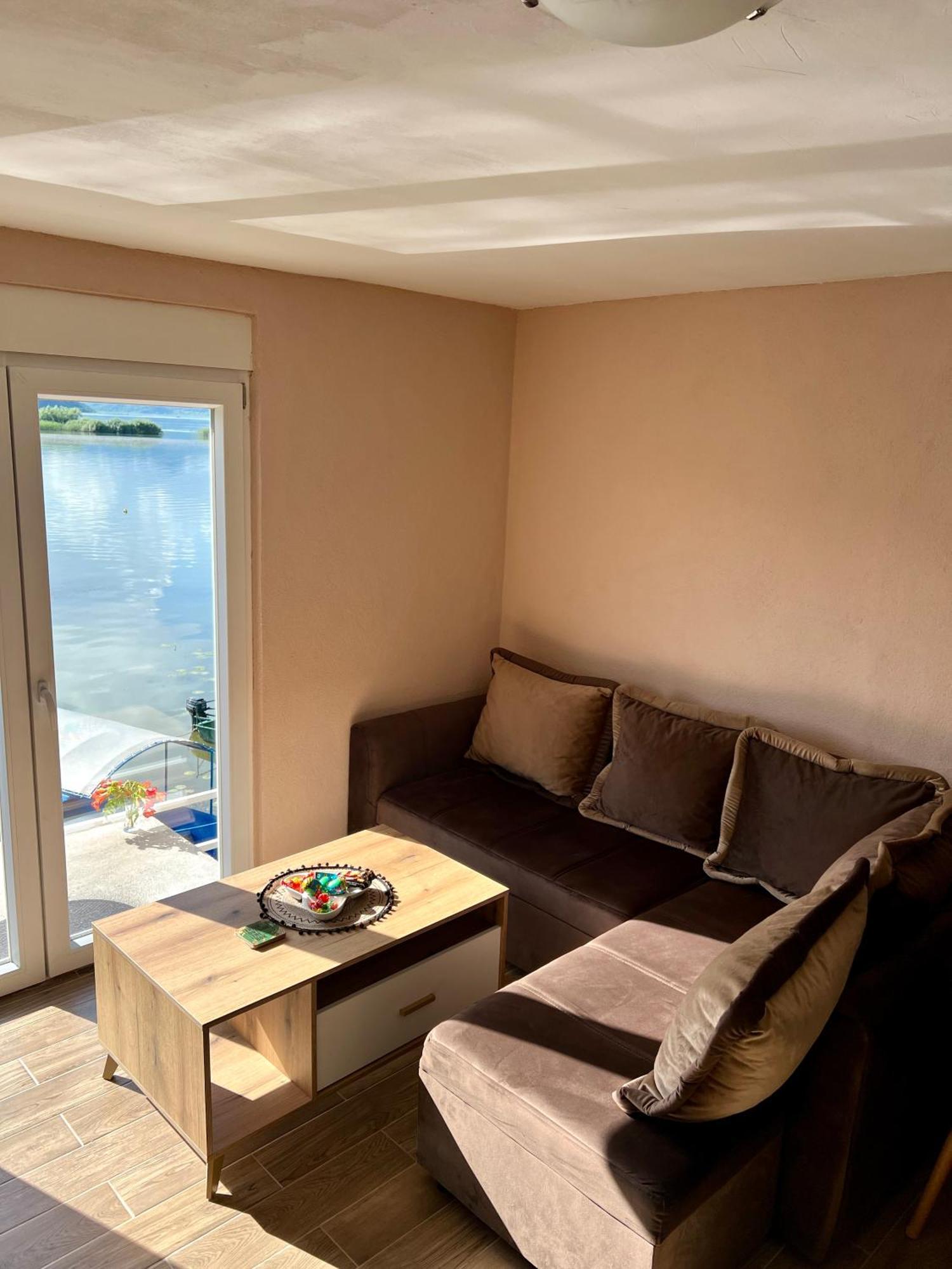 Lakeside Harmony Apartment Golubovci 外观 照片