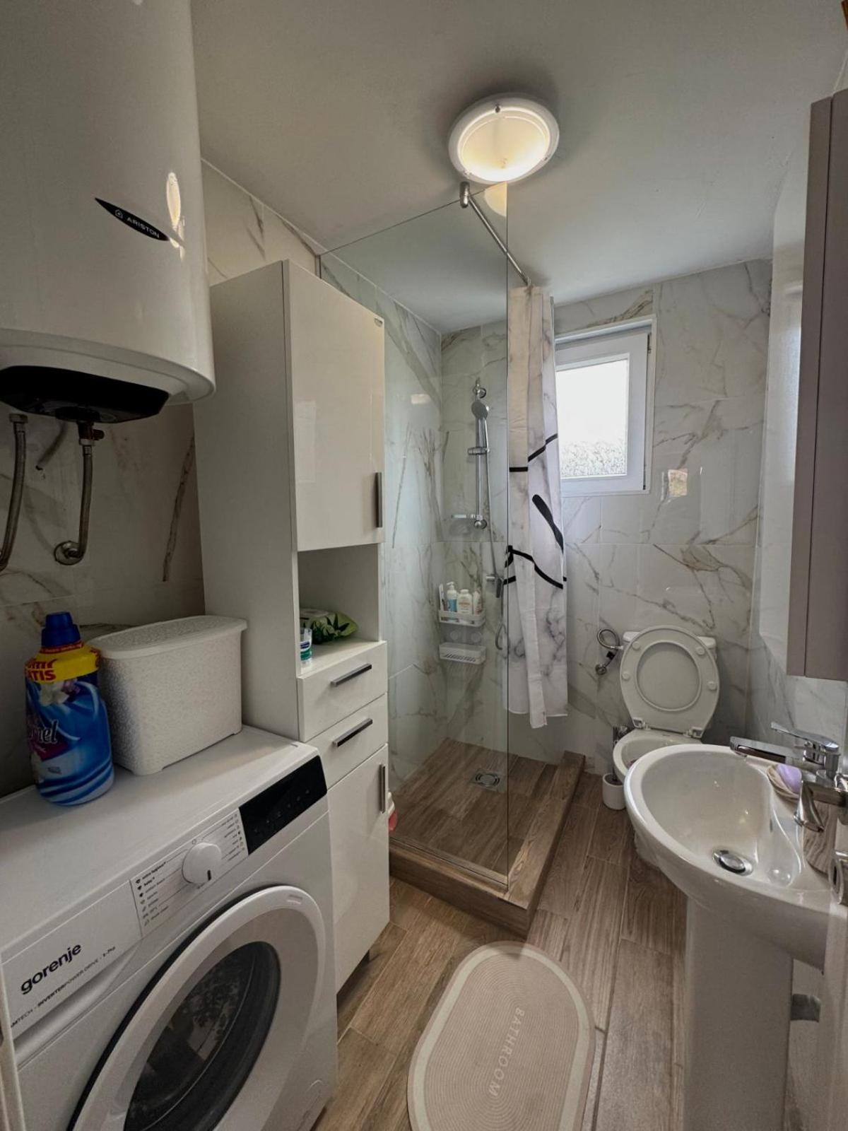 Lakeside Harmony Apartment Golubovci 外观 照片
