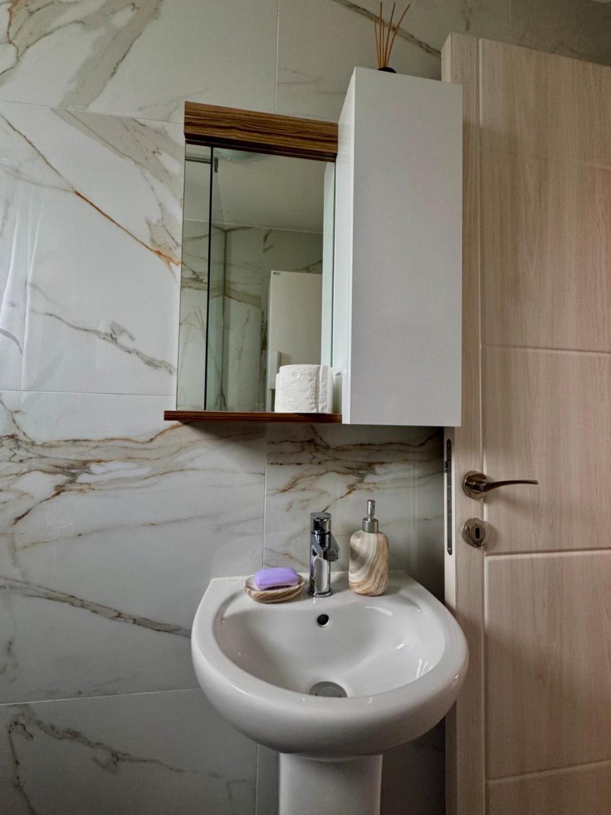Lakeside Harmony Apartment Golubovci 外观 照片