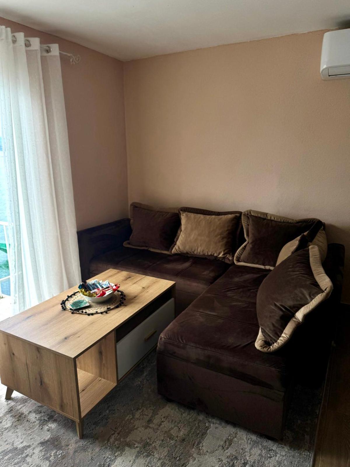 Lakeside Harmony Apartment Golubovci 外观 照片